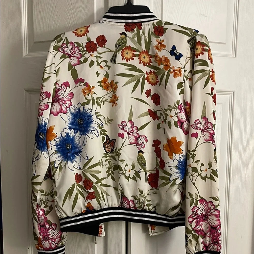 New Look Women's Floral Bomber Jacket - White and Multicolor - Picture 6 of 6